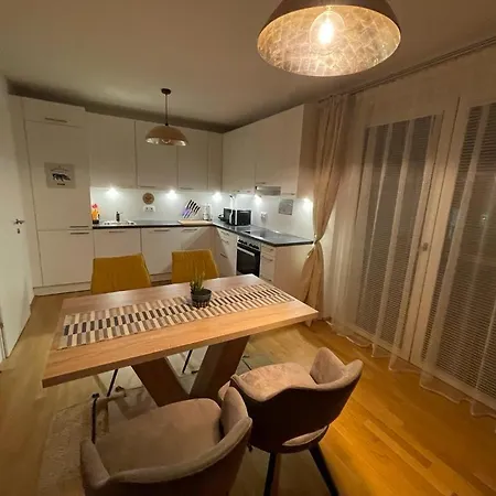 Lovely 3 Rooms Apartment Viena Exterior photo
